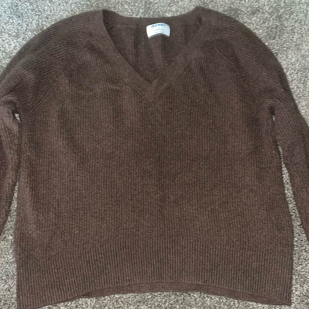 Old Navy sweater in great condition!
